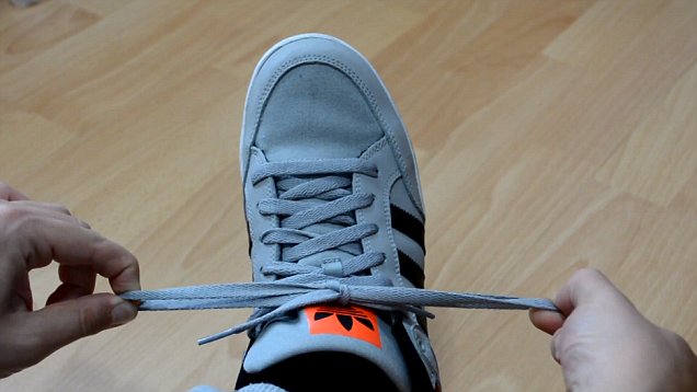 How To Tie Your Shoelace In 1 Second