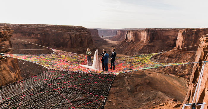 Ce couple se marie à une hauteur de 400 pieds et les photos sont à couper le souffle 46 couple gets married at 400 feet height and the pictures will take your breath away