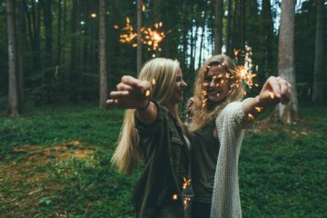forest person people woman celebration young autumn glow pyrotechnics smiling sparkle cheerful outdoors fireworks girls happy sparklers party joyful merry screenshot 846299