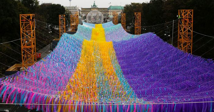 berlin wall anniversary 120000 ribbons fb png 700