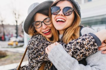 Come cambieranno le tue amicizie nel 2020 in base al tuo segno zodiacale.